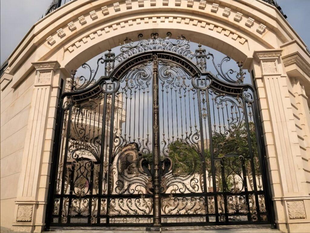 قیمت مدل درب ورودی ویلا در شمال