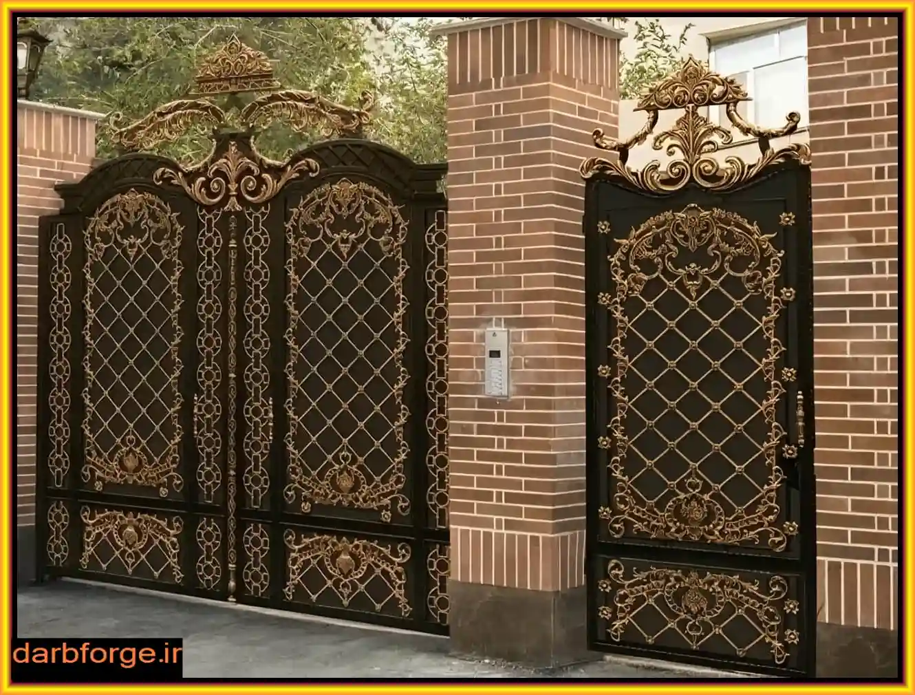 درب آهنی دو لنگه با طراحی کلاسیک درب آهنی دو لنگه با طراحی کلاسیک