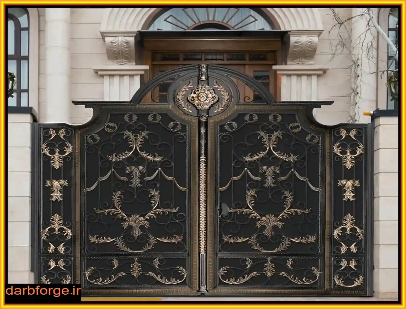 درب حیاط درب آهنی دو لنگه برای ورودی ویلای مدرن