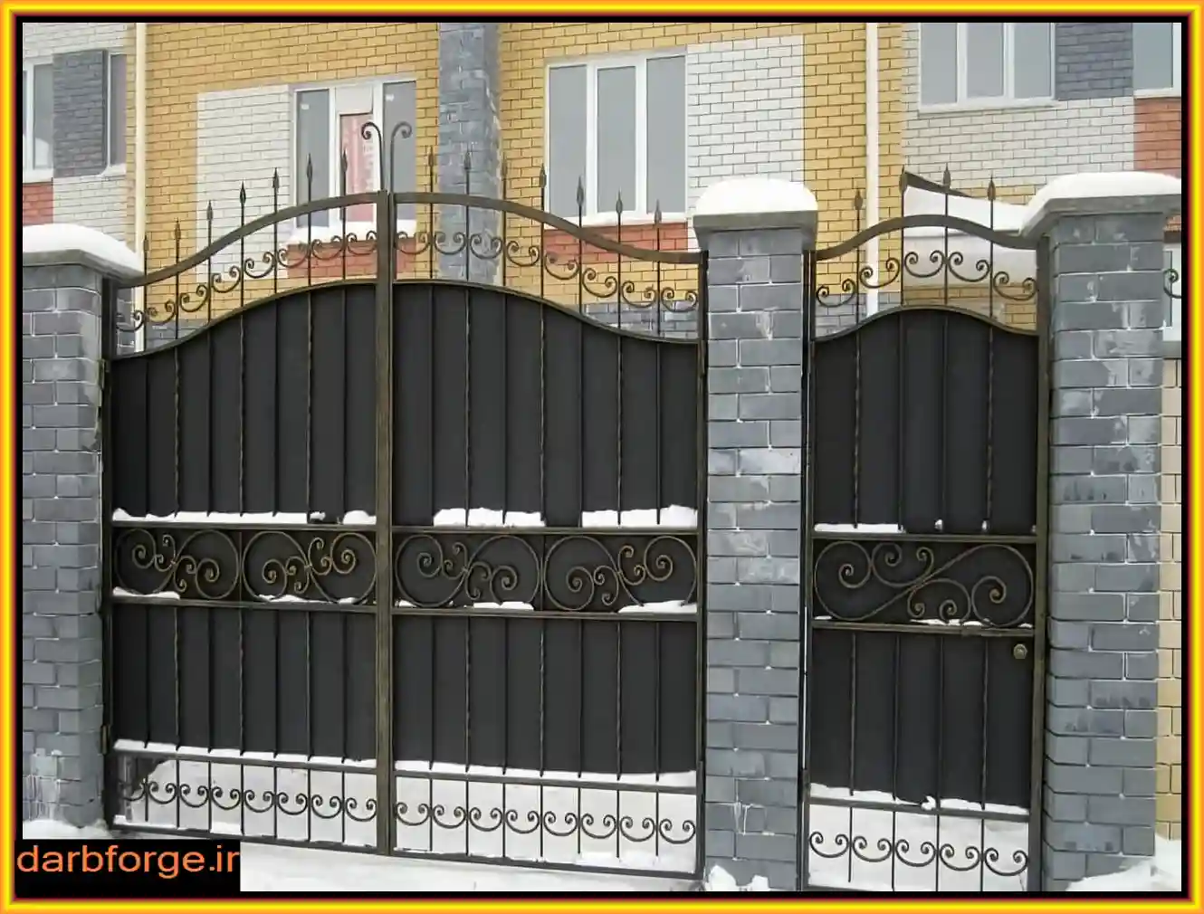 درب آهنی کلاسیک برای ساختمان ویلایی درب آهنی کلاسیک برای ساختمان ویلایی