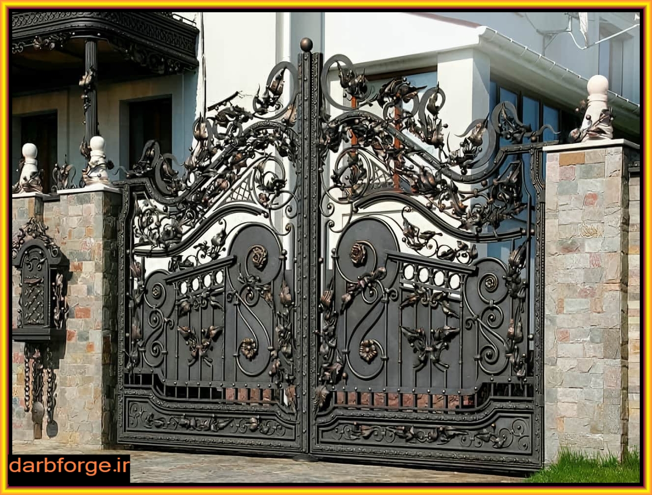 درب ویلایی مدرن، گزینه ای ایده آل برای ورودی ویلا