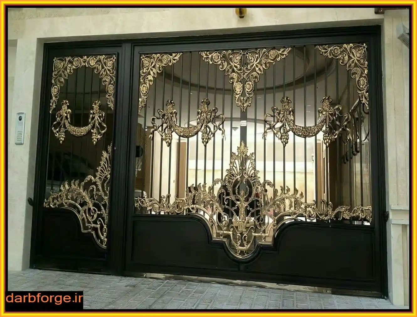 درب پارکینگ خودرو مدرنیته با طراحی کلاسیک درب پارکینگ خودرو مدرنیته با طراحی کلاسیک