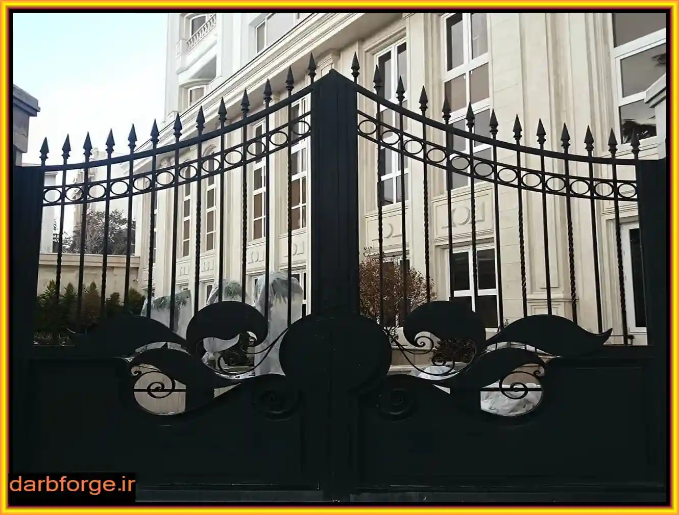 مزایای درب ورودی ساختمان آهنی ساده مزایای درب ورودی ساختمان آهنی ساده