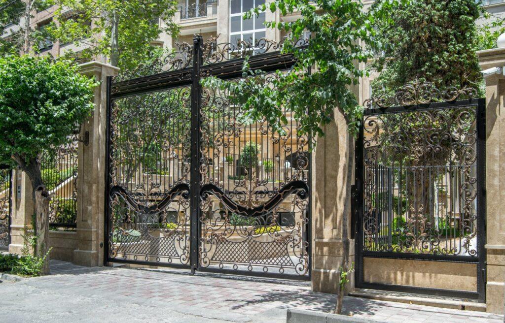 قیمت و نقشه ساخت و طراحی درب حیاط قیمت و نقشه ساخت و طراحی درب حیاط