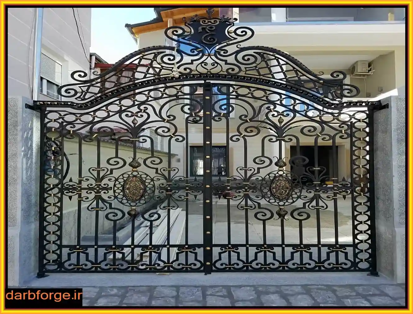 طرح های درب ساده و شیک برای خانه های ویلایی