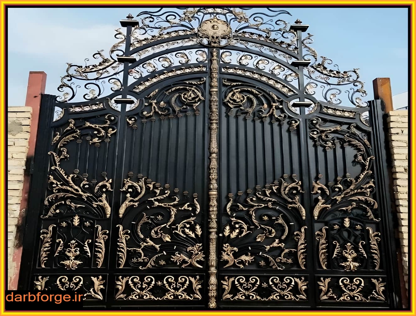 درب حیاط آهنی ساده و زیبا
