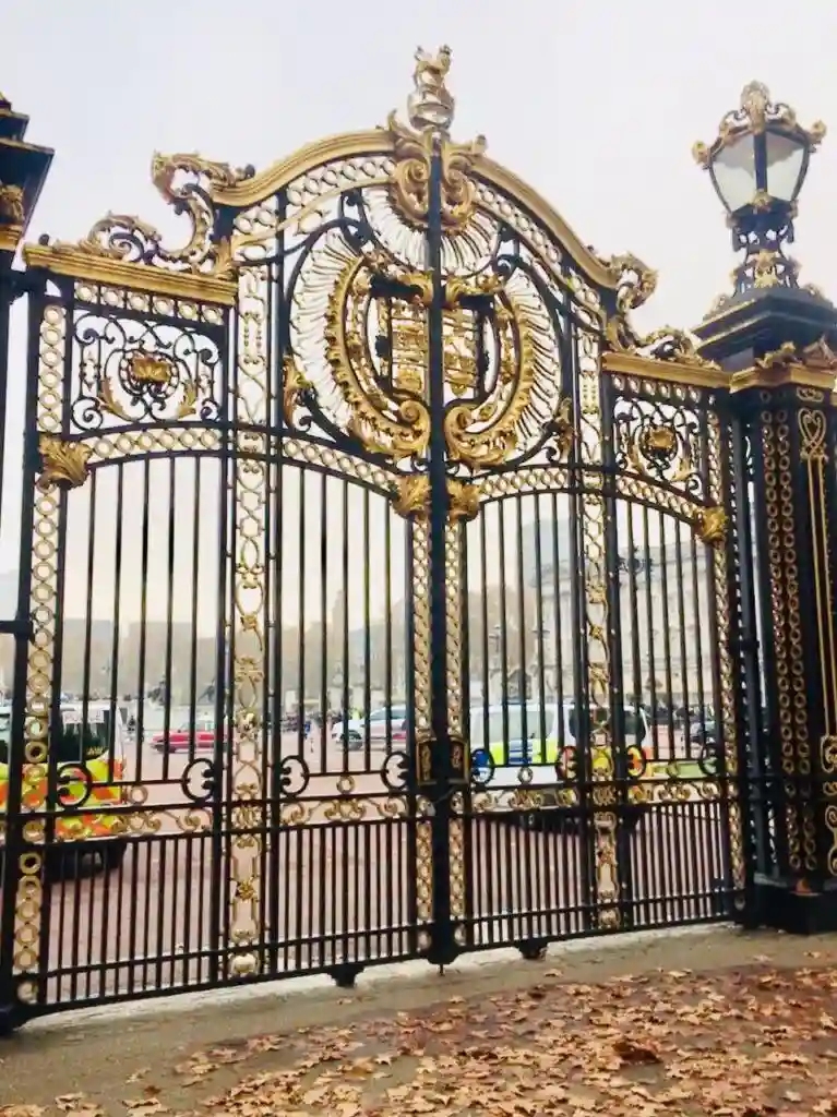 درب حیاط شیک و مدرن ریلی