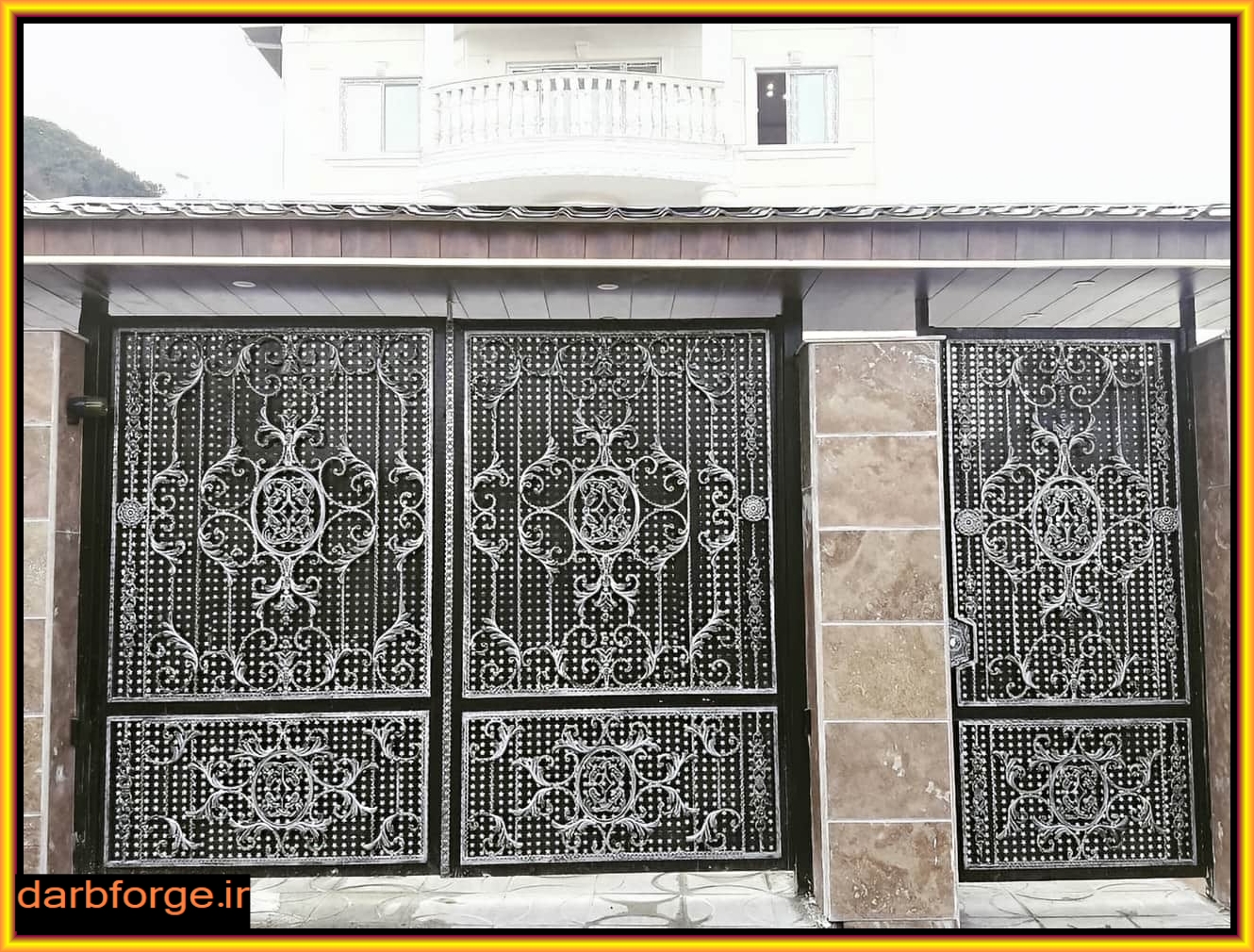 قیمت درب حیاط و پارکینگ با فرفورژه