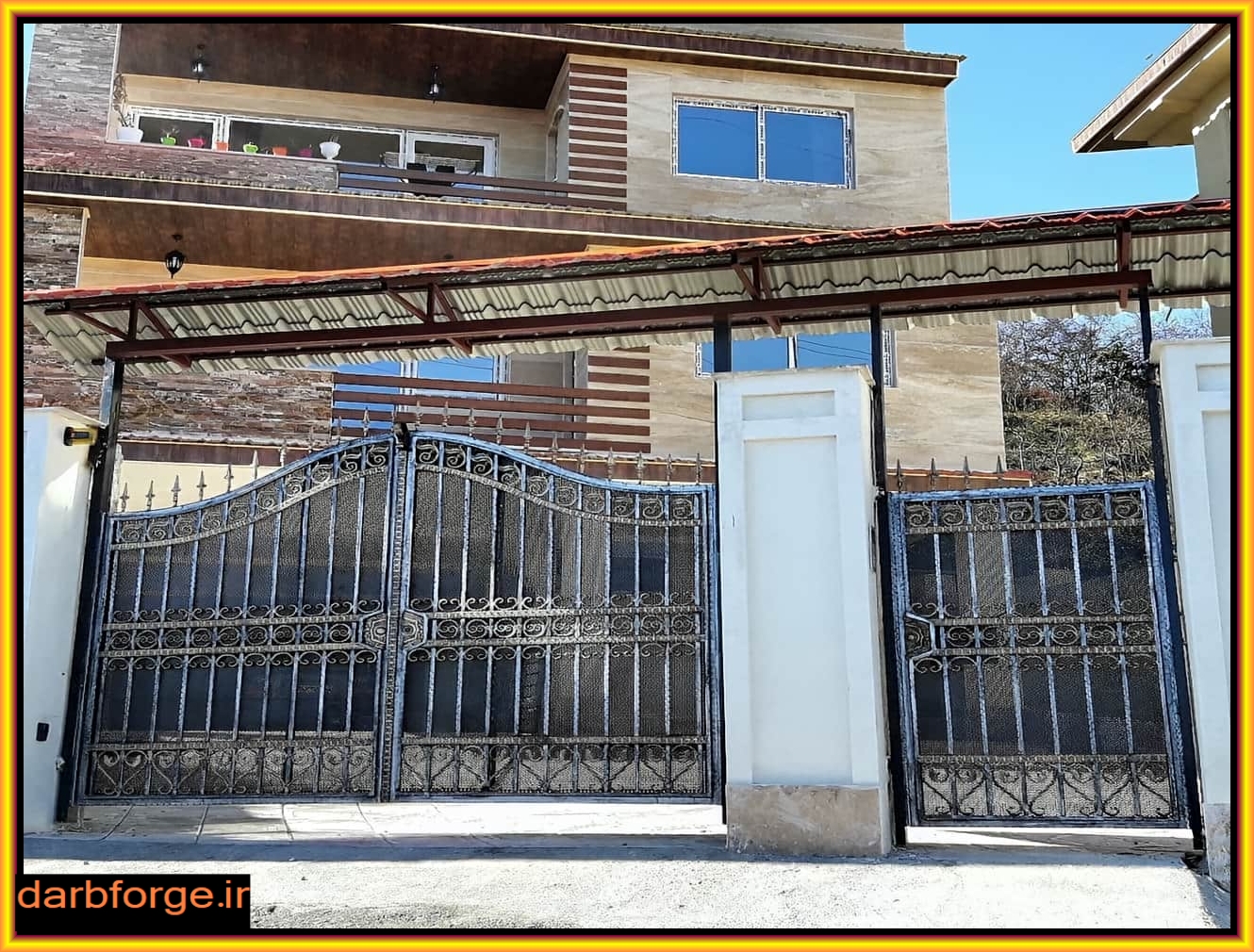 نصب درب حیاط آهنی