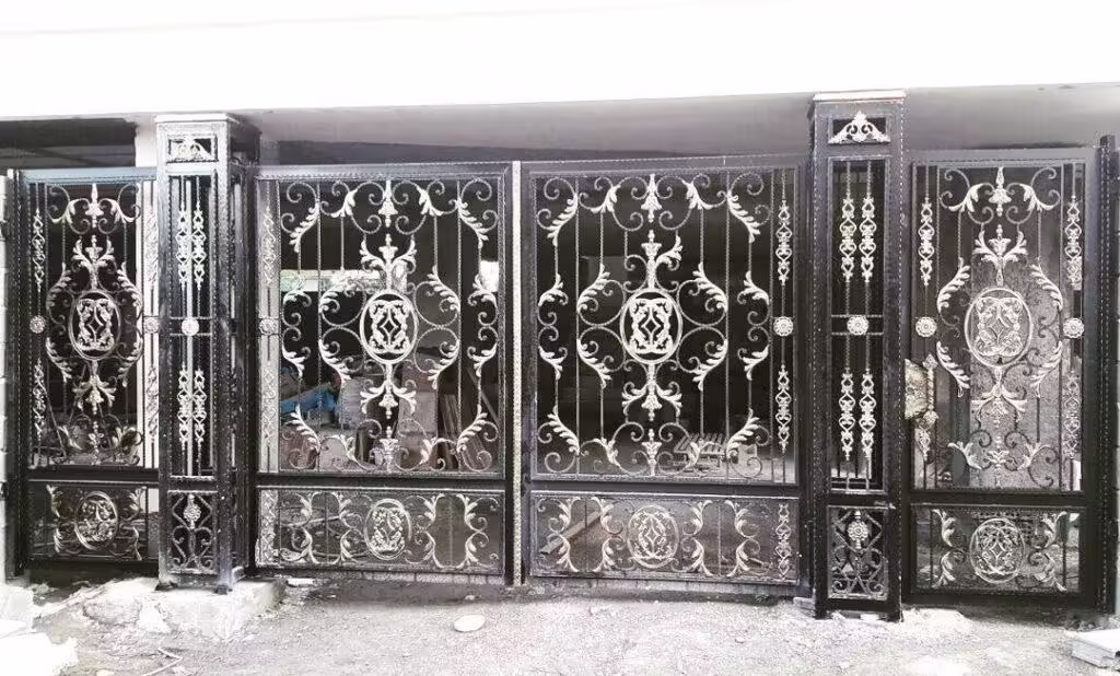 امنیت و امکانات درب فرفورژه