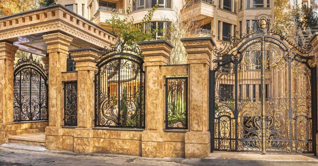 درب ویلایی کلاسیک با طراحی سنتی