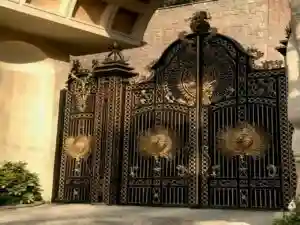 مقایسه درب های فرفورژه و فلزی ساده