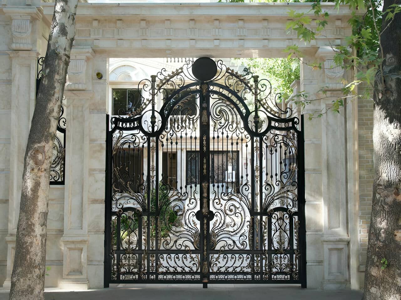 راهنمای کامل خرید درب فرفورژه