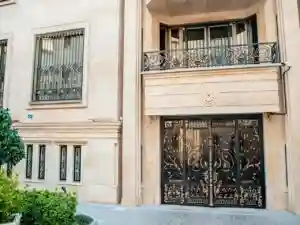 بهترین درب برای نمای ساختمان