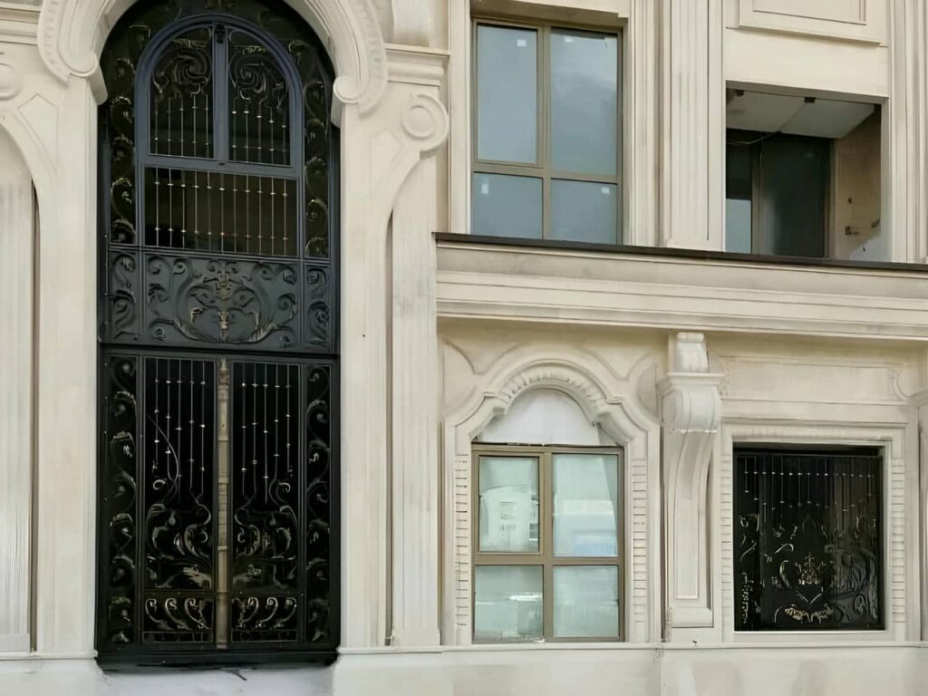 درب و پنجره آهنی در بازار درب و پنجره آهنی در بازار