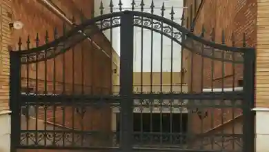 درب آهنی دو لنگه