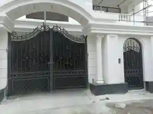 درب پارکینگ مدرن در تهران