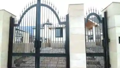 درب پارکینگ ساختمان