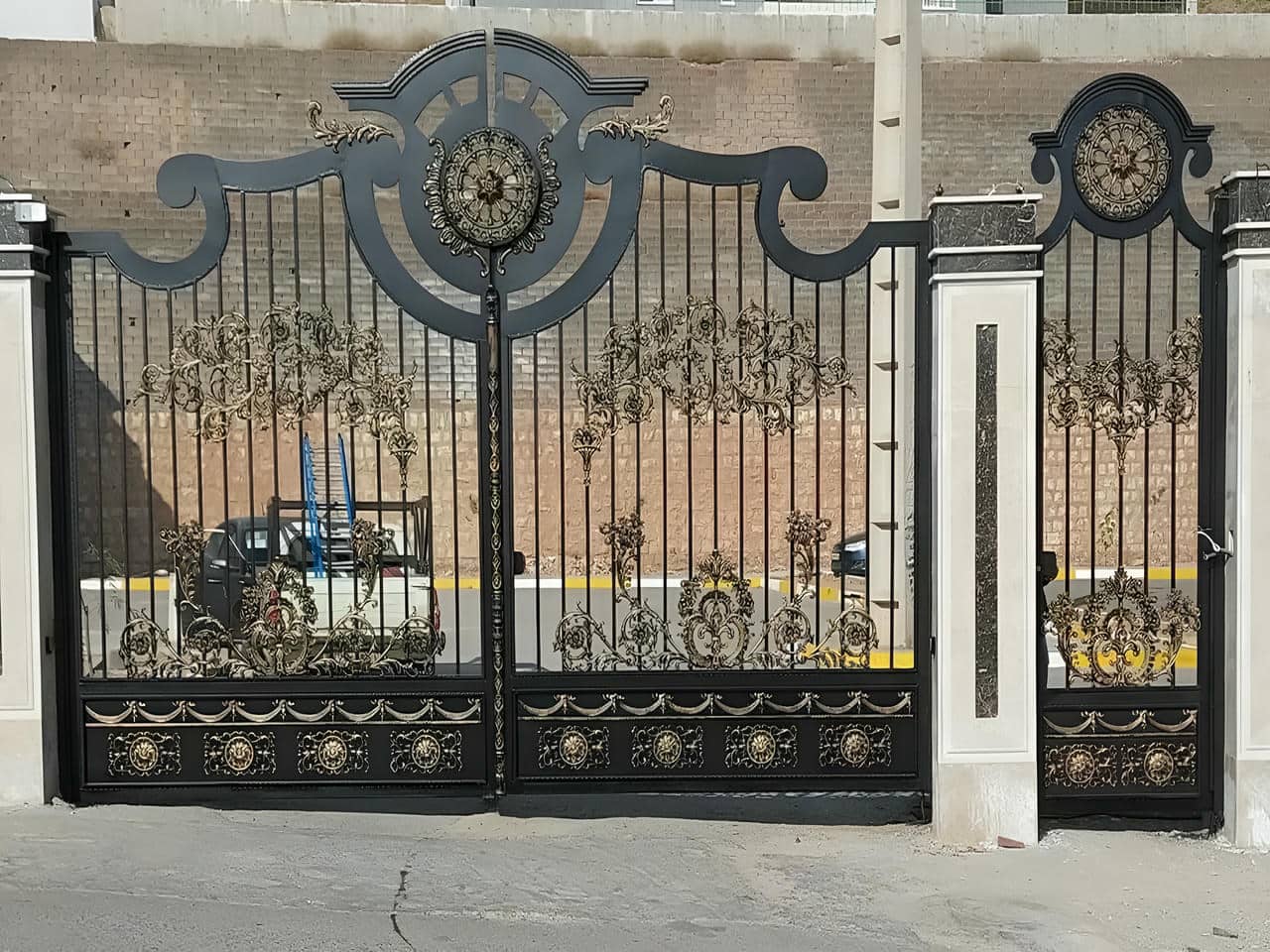 درب آهنی پارکینگ آپارتمان | درب فرفورژه درب آهنی پارکینگ آپارتمان
