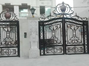 درب پارکینگ شمالی ساختمان