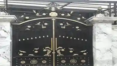 درب ورودی ساختمان