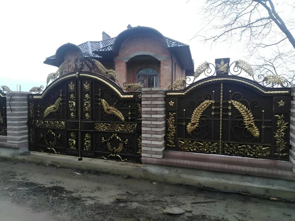 چرا باید از درب آهنی حیاط استفاده کنیم؟ چرا باید از درب آهنی حیاط استفاده کنیم؟