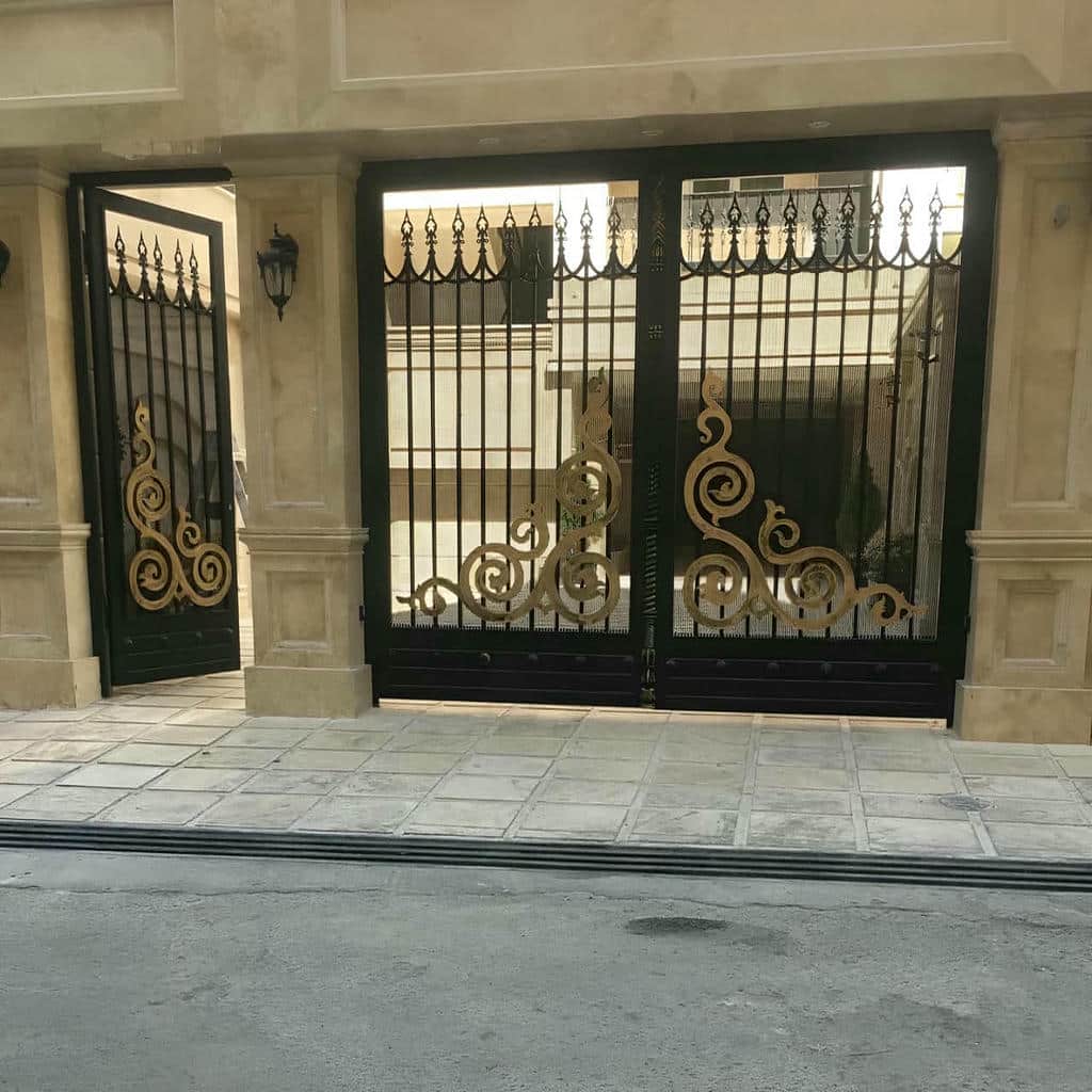 خرید درب فرفورژه ویلایی کلاسیک در بندر تیاب