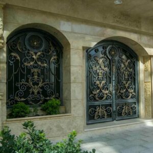 درب فرفورژه ویلایی در باغ عباس‌آباد