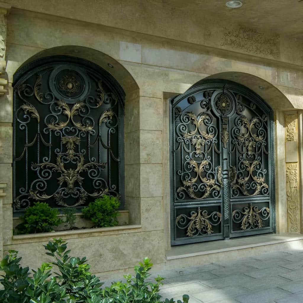 درب فرفورژه ویلایی در باغ عباس‌آباد