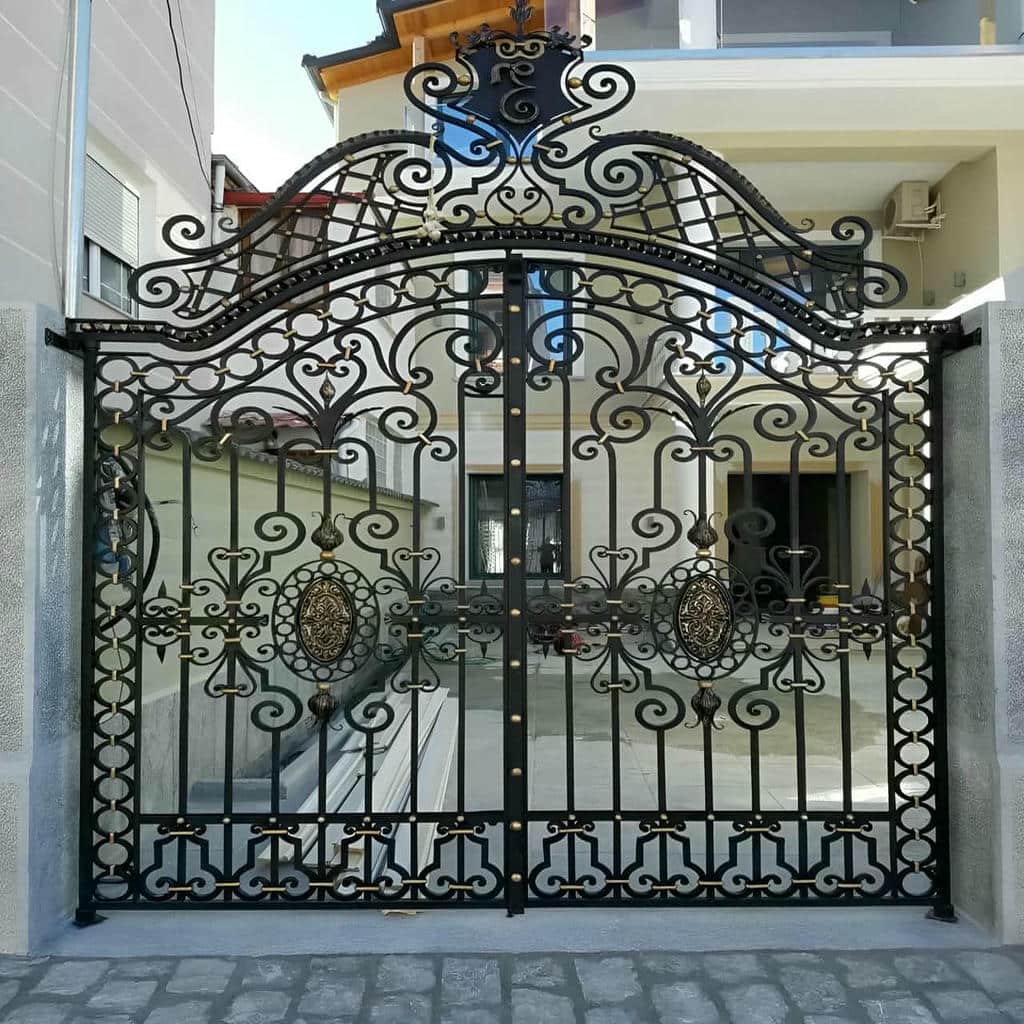 نصب درب فرفورژه پارکینگی در بندر هندیجان