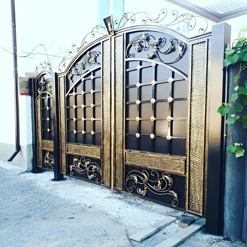 خرید درب فرفورژه ویلایی کلاسیک در اصفهان