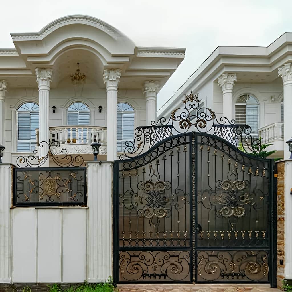 خرید درب حیاط ساختمان