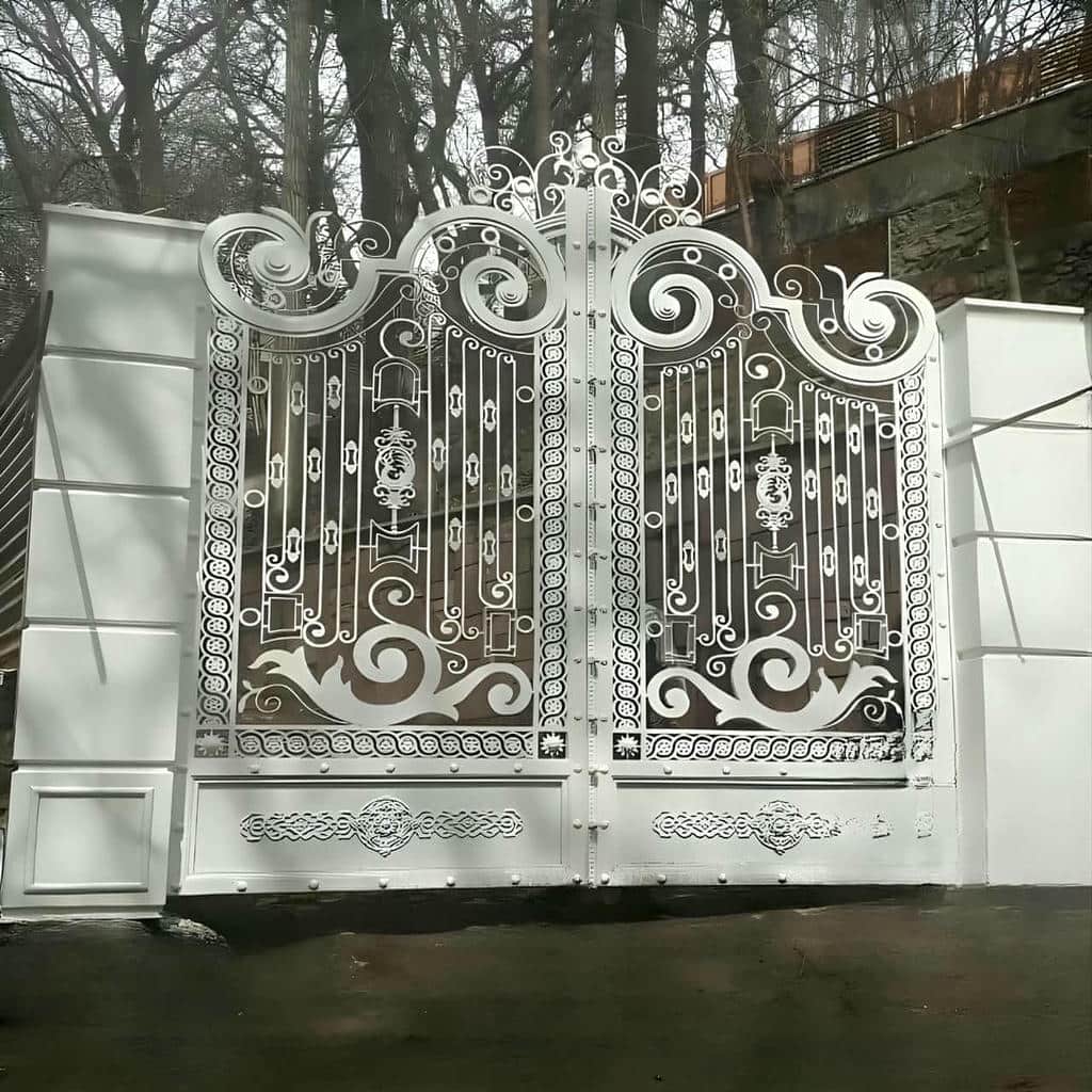 خرید درب حیاط شاسی سنگین با کلاف تقویت‌شده