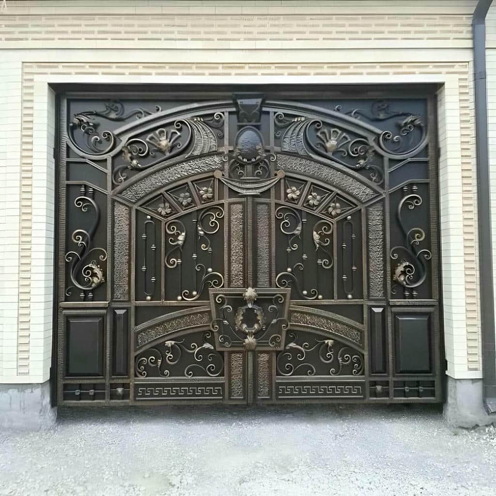 اجرای درب حیاط ورودی جنوبی با جک پارکینگی