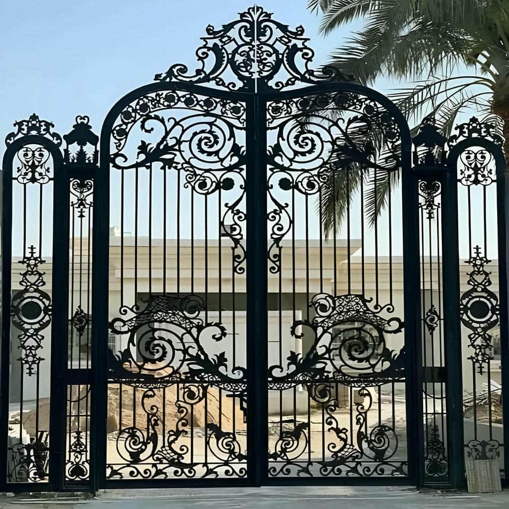 خرید درب پارکینگ فلزی نمای ساختمان