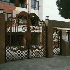7 مدل درب پارکینگ دو لنگه عریض