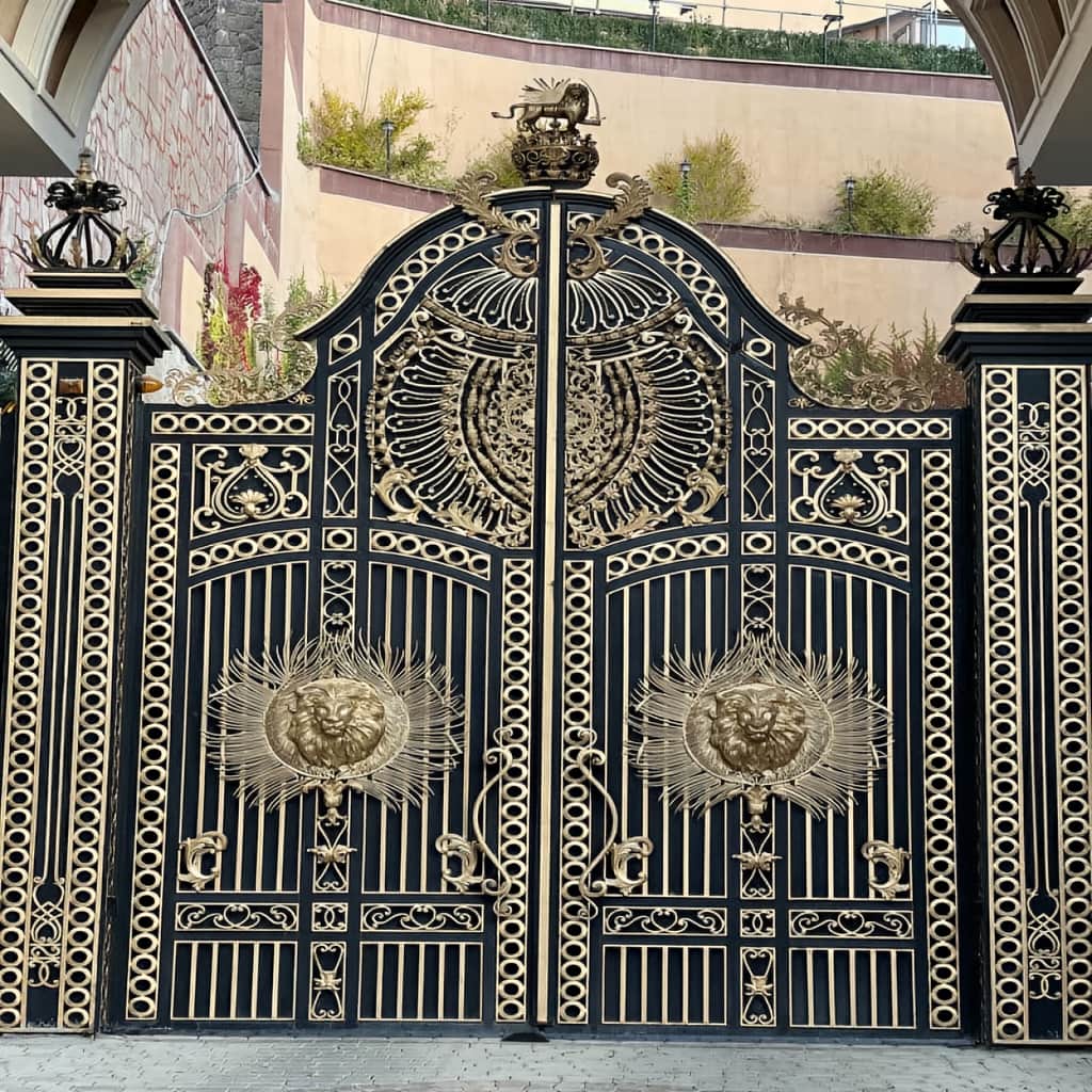 سفارش درب حیاط CNC پنل مشبک با نقش اختصاصی