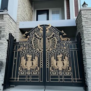 11 نمونه درب پارکینگ کشویی محوطه