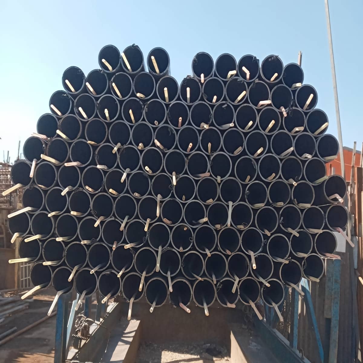 کارخانجات داربست فلزی با اتصالات استاندارد و ساخت هماهنگ پروژه